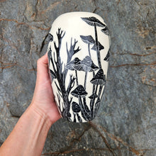 Load image into Gallery viewer, Mushroom vase