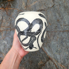 Load image into Gallery viewer, Snake vase