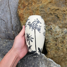 Load image into Gallery viewer, Shooting star vase
