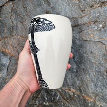 Load image into Gallery viewer, Mushroom vase
