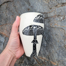 Load image into Gallery viewer, Mushroom vase
