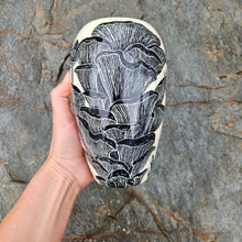 Load image into Gallery viewer, Mushroom vase

