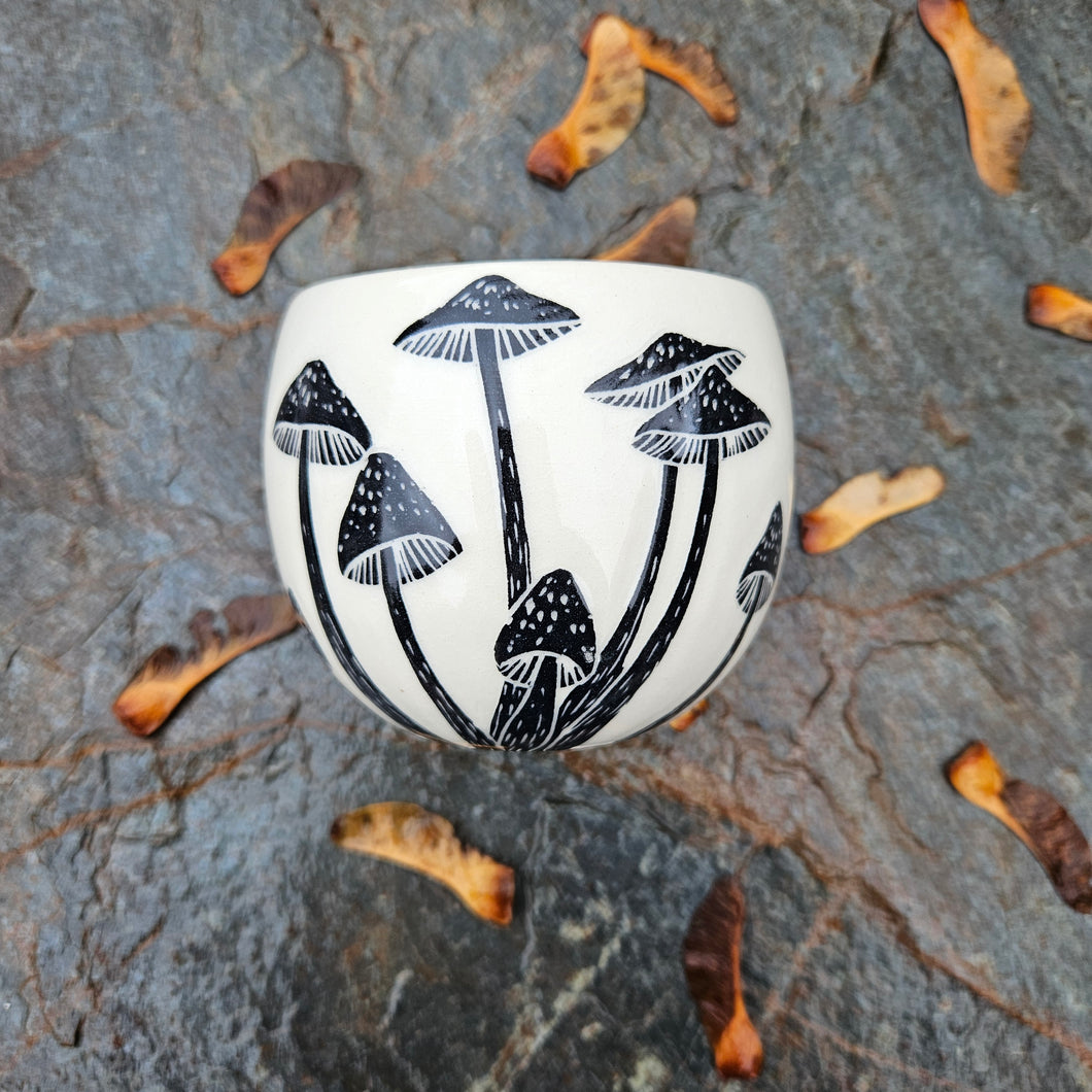 Mushroom cup, medium