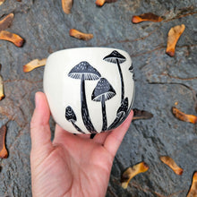 Load image into Gallery viewer, Mushroom cup, medium
