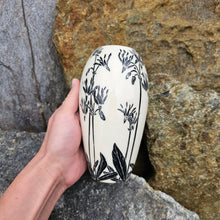 Load image into Gallery viewer, Shooting star vase
