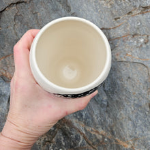 Load image into Gallery viewer, Mushroom vase
