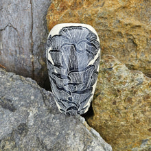 Load image into Gallery viewer, Mushroom vase
