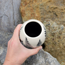 Load image into Gallery viewer, Fern vase
