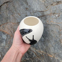Load image into Gallery viewer, Slug vase
